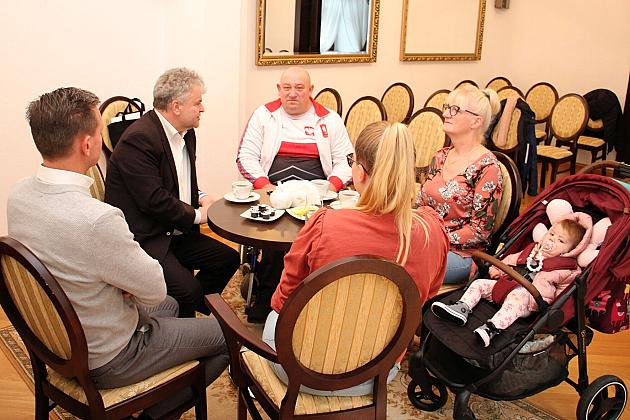 Dariusz Gabrynowicz z medalem Burmistrza Lęborka