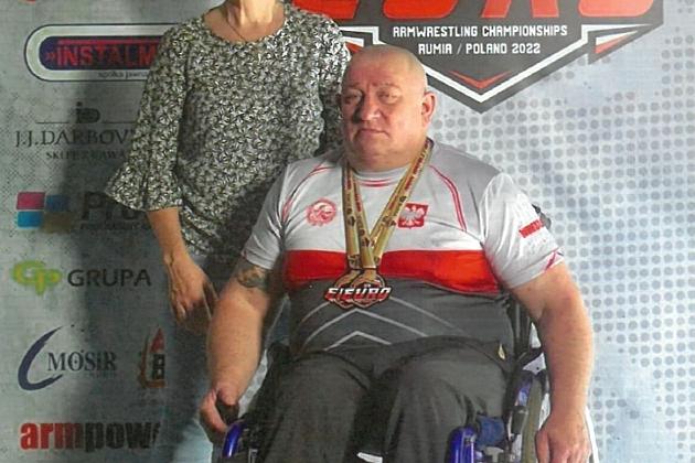 Dariusz Gabrynowicz z medalem Burmistrza Lęborka