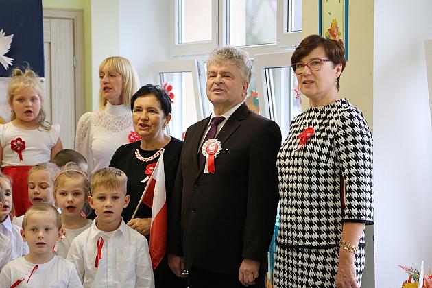 Przedszkolaki odśpiewały hymn