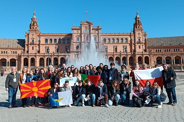 Uczniowie i nauczyciele „Jedynki” w ramach Erasmus+ polecieli do Hiszpanii