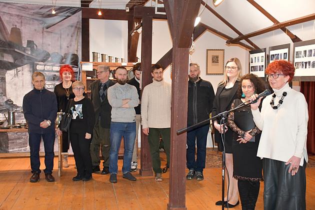 „Z podziemi na salony…” Nowa wystawa w Galerii „Strome Schody”