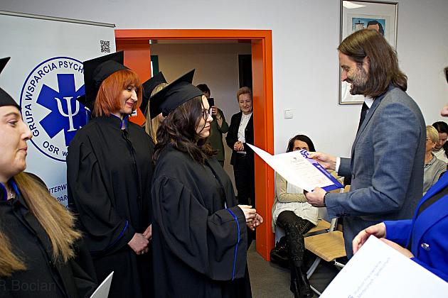 Wręczenie dyplomów opiekunom medycznym