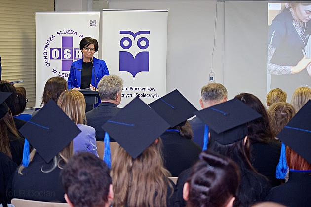 Wręczenie dyplomów opiekunom medycznym