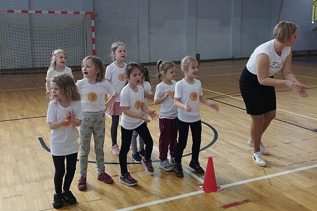 Przedszkolny piknik na sportowo w SP7