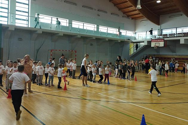 Przedszkolny piknik na sportowo w SP7