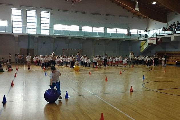 Przedszkolny piknik na sportowo w SP7