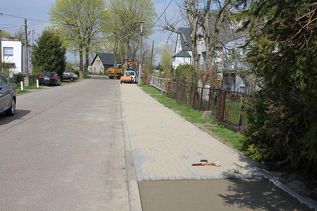 Budowa chodnika na Komuny Paryskiej