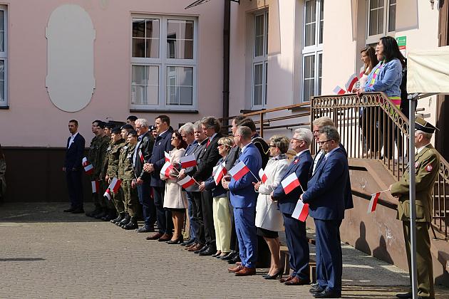 Dzień Flagi RP – uroczystość przed Starostwem Powiatowym