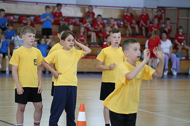 „Kto z nas lepiej i prędzej”. Konkurs sportowy dla uczniów szkół podstawowych