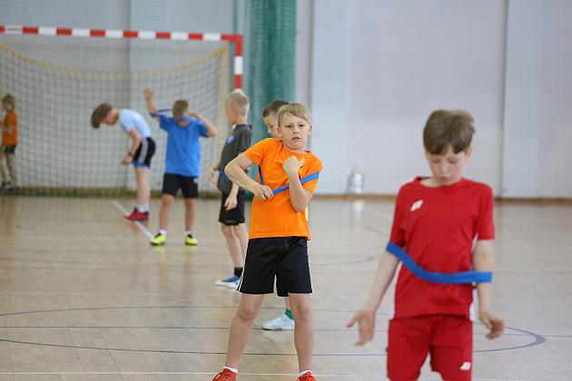 „Kto z nas lepiej i prędzej”. Konkurs sportowy dla uczniów szkół podstawowych