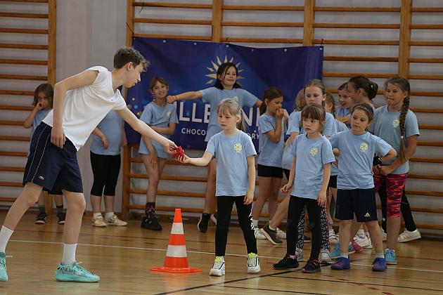 „Kto z nas lepiej i prędzej”. Konkurs sportowy dla uczniów szkół podstawowych