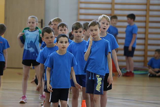 „Kto z nas lepiej i prędzej”. Konkurs sportowy dla uczniów szkół podstawowych
