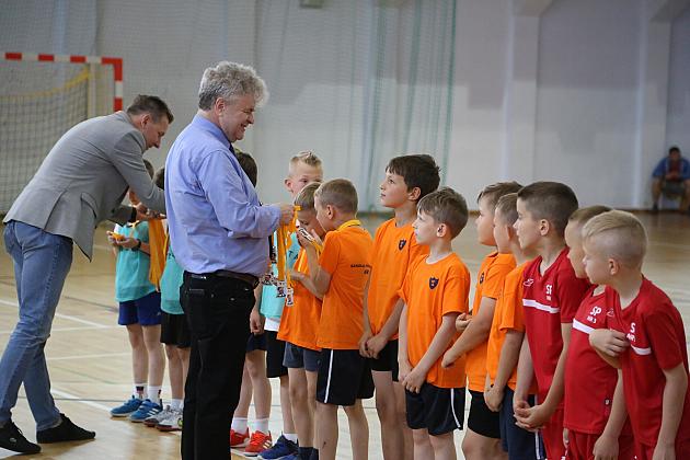 „Kto z nas lepiej i prędzej”. Konkurs sportowy dla uczniów szkół podstawowych