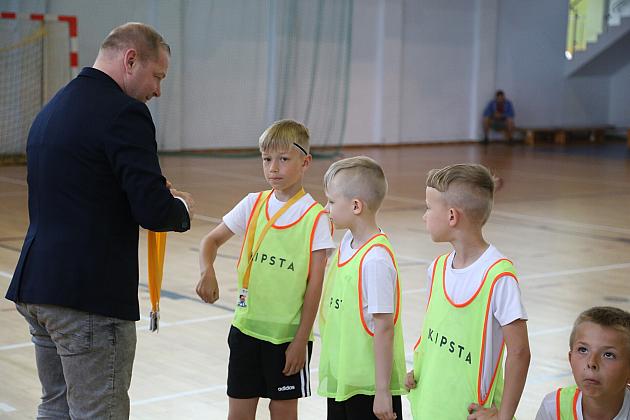 „Kto z nas lepiej i prędzej”. Konkurs sportowy dla uczniów szkół podstawowych