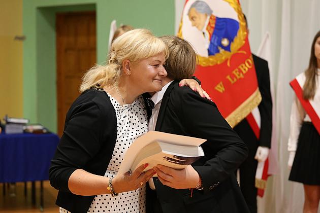 Uroczyste zakończenie roku szkolnego w lęborskich szkołach podstawowych: Emocje, nagrody i plany na wakacje!