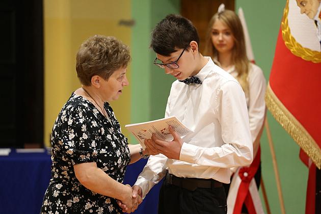 Uroczyste zakończenie roku szkolnego w lęborskich szkołach podstawowych: Emocje, nagrody i plany na wakacje!