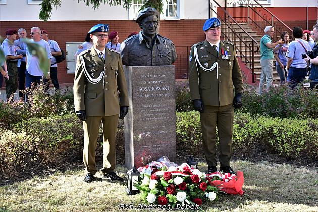 40-ta rocznica nadania imienia generała Stanisława Sosabowskiego 7 Harcerskiej Drużynie Czerwonych Beretów z Lęborka