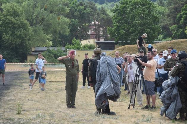 40-ta rocznica nadania imienia generała Stanisława Sosabowskiego 7 Harcerskiej Drużynie Czerwonych Beretów z Lęborka