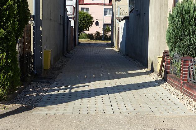 Uliczki na Targowej bis utwardzone