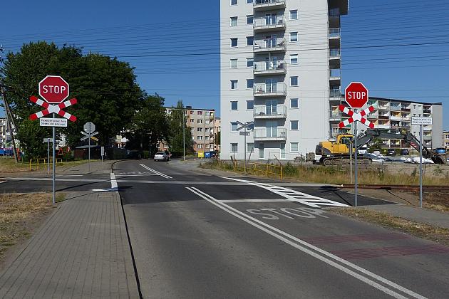 Przebudowa przejścia przez przejazd kolejowy Mireckiego/Topolowa