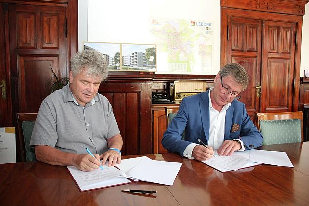 Umowa o współpracy Lęborka z WSAiB podpisana