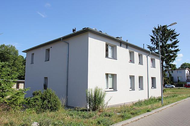 Budynki przy ul. Sienkiewicza wyremontowane. Trwa rewitalizacja otoczenia Parku Kaczyńskich