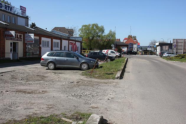 Ulica Zwarowska do przebudowy. Powstaną nowe miejsca parkingowe