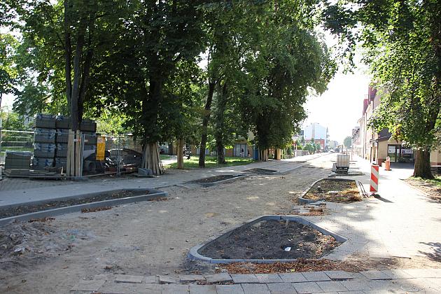 Sienkiewicza w przebudowie. Powstają miejsca postojowe, ławki, zieleń i oświetlenie