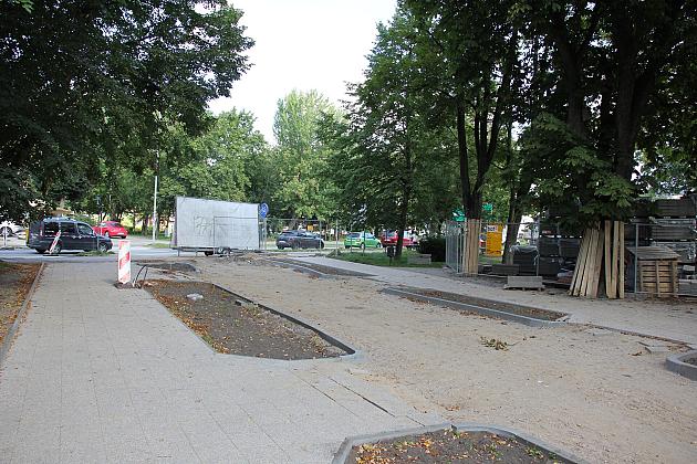Sienkiewicza w przebudowie. Powstają miejsca postojowe, ławki, zieleń i oświetlenie