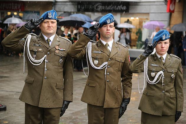 W hołdzie bohaterom i ofiarom wojny