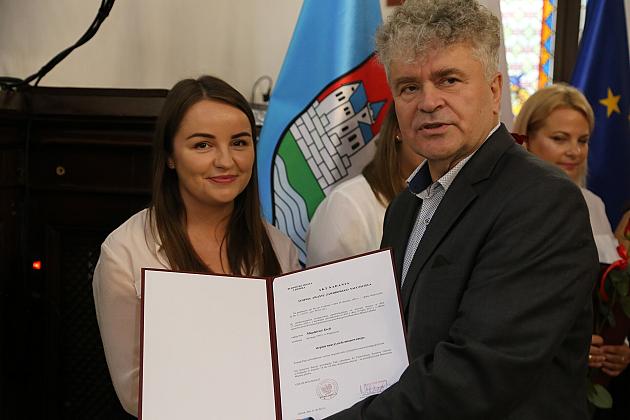 Oświatowa uroczystość w ratuszu