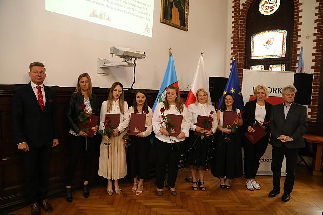 Oświatowa uroczystość w ratuszu