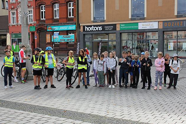 Rajd pieszo-rowerowy wyruszył z placu Pokoju