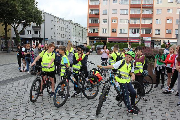 Rajd pieszo-rowerowy wyruszył z placu Pokoju