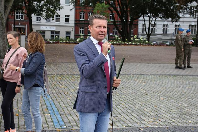 Rajd pieszo-rowerowy wyruszył z placu Pokoju