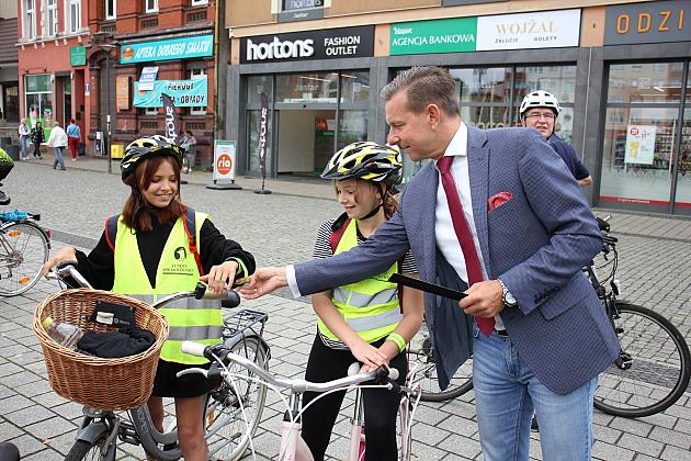 Rajd pieszo-rowerowy wyruszył z placu Pokoju