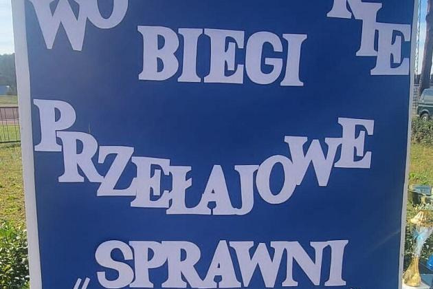 Rywalizowali w biegach przełajowych na stadionie