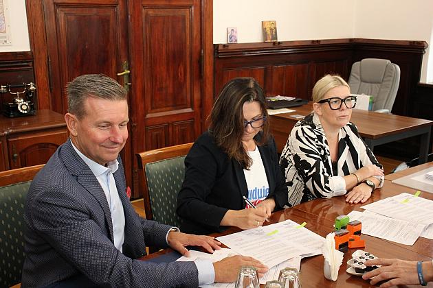 Miasto Lębork wspiera budowę hospicjum w Pogorzelicach