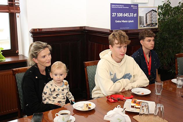 Medaliści w ratuszu. Sukces zawodników i trenerki LKB im. Braci Petk doceniony