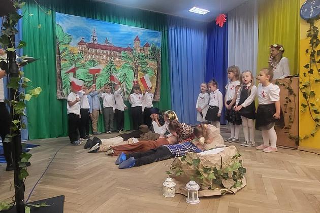 Wieczornica z okazji Święta Niepodległości w Przedszkolu Nr 6 w Lęborku!