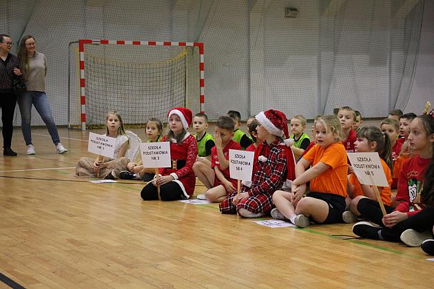 „Pierwszaki” na start! Sportowa rywalizacja w SP7