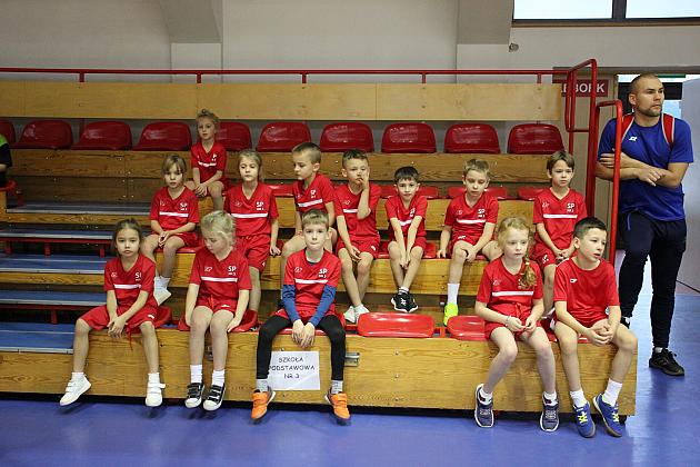 „Pierwszaki” na start! Sportowa rywalizacja w SP7