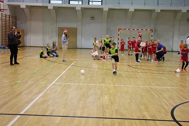 „Pierwszaki” na start! Sportowa rywalizacja w SP7