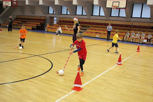 „Pierwszaki” na start! Sportowa rywalizacja w SP7