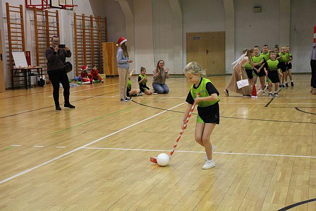 „Pierwszaki” na start! Sportowa rywalizacja w SP7