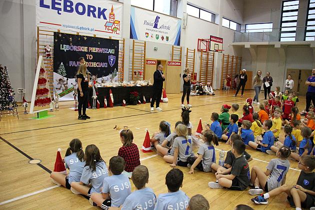 „Pierwszaki” na start! Sportowa rywalizacja w SP7