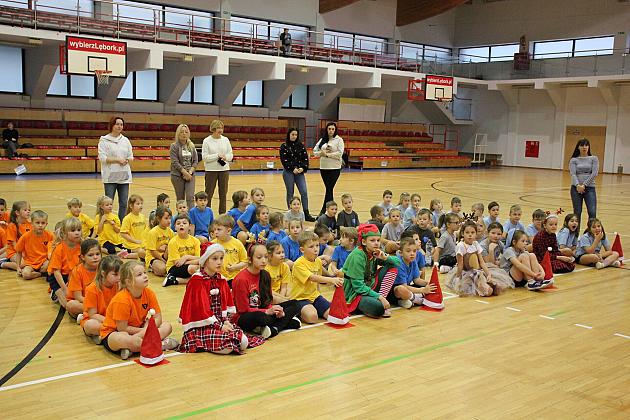 „Pierwszaki” na start! Sportowa rywalizacja w SP7