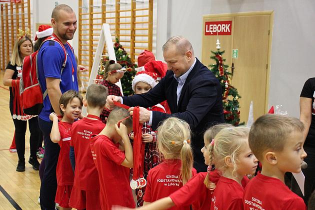 „Pierwszaki” na start! Sportowa rywalizacja w SP7