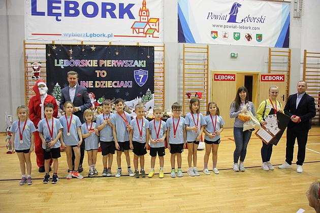 „Pierwszaki” na start! Sportowa rywalizacja w SP7