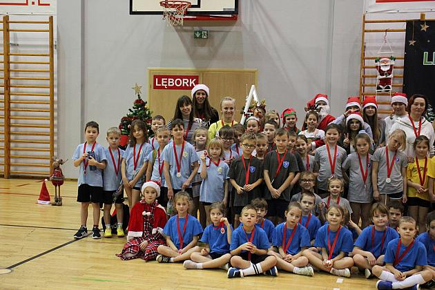 „Pierwszaki” na start! Sportowa rywalizacja w SP7